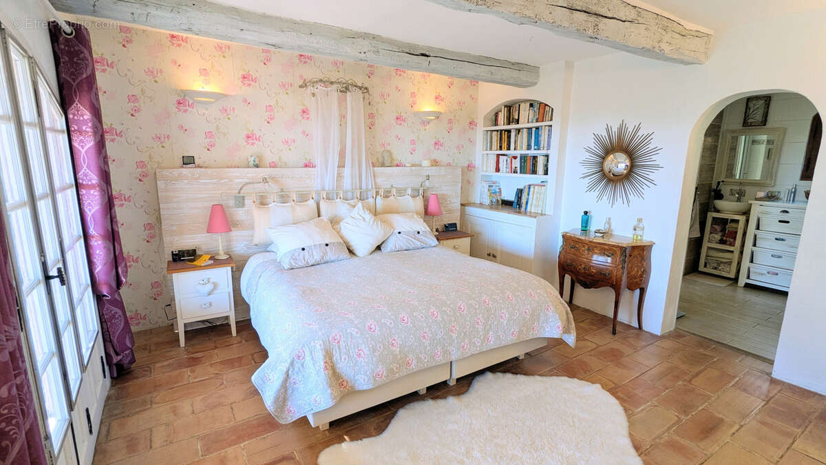 Maison à TOURRETTES-SUR-LOUP