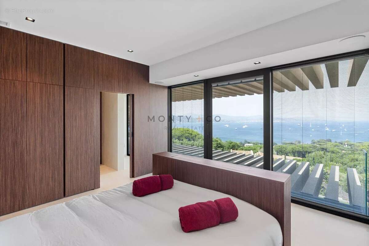 Vue mer à couper le souffle –  Vente propriété contemporaine neuve dans un domaine exclusif aux portes de Saint-Tropez - photo 19