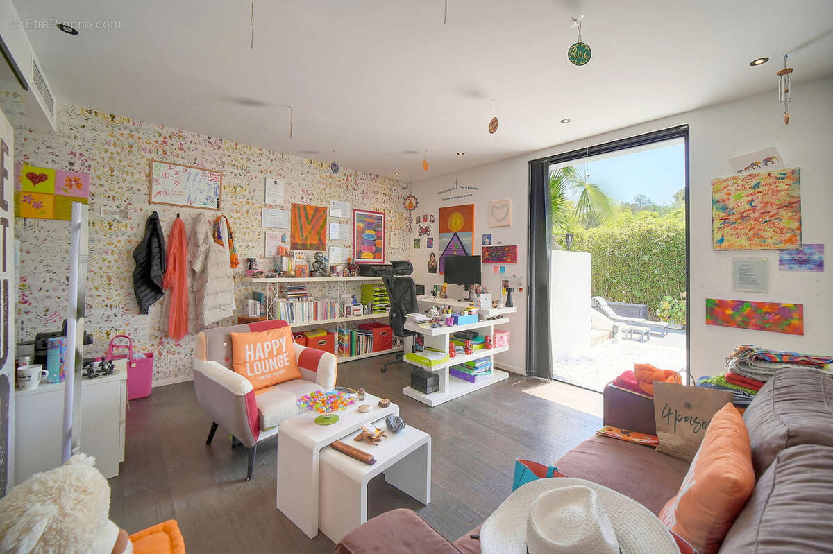 Élégante Villa contemporaine 200 m2 au cœur d'un environnement privilégié - photo 17