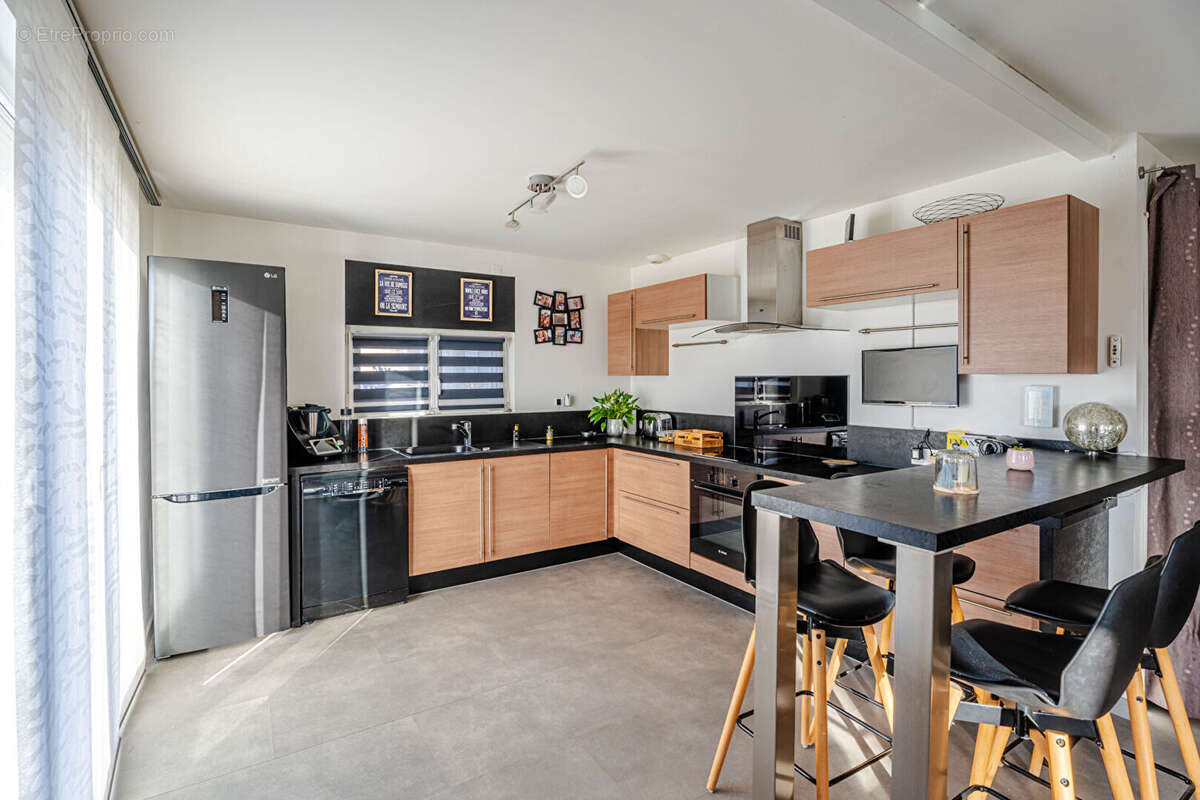 Maison 6 pièce(s) 153 m2 - photo 2