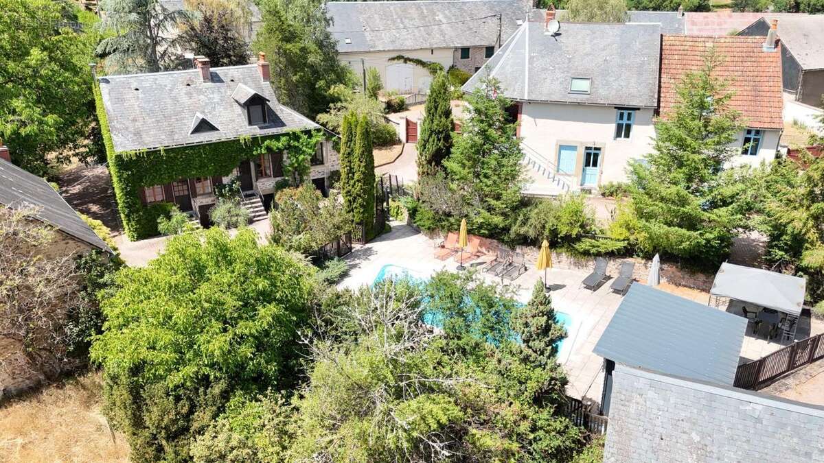 Maison à CUSSY-EN-MORVAN