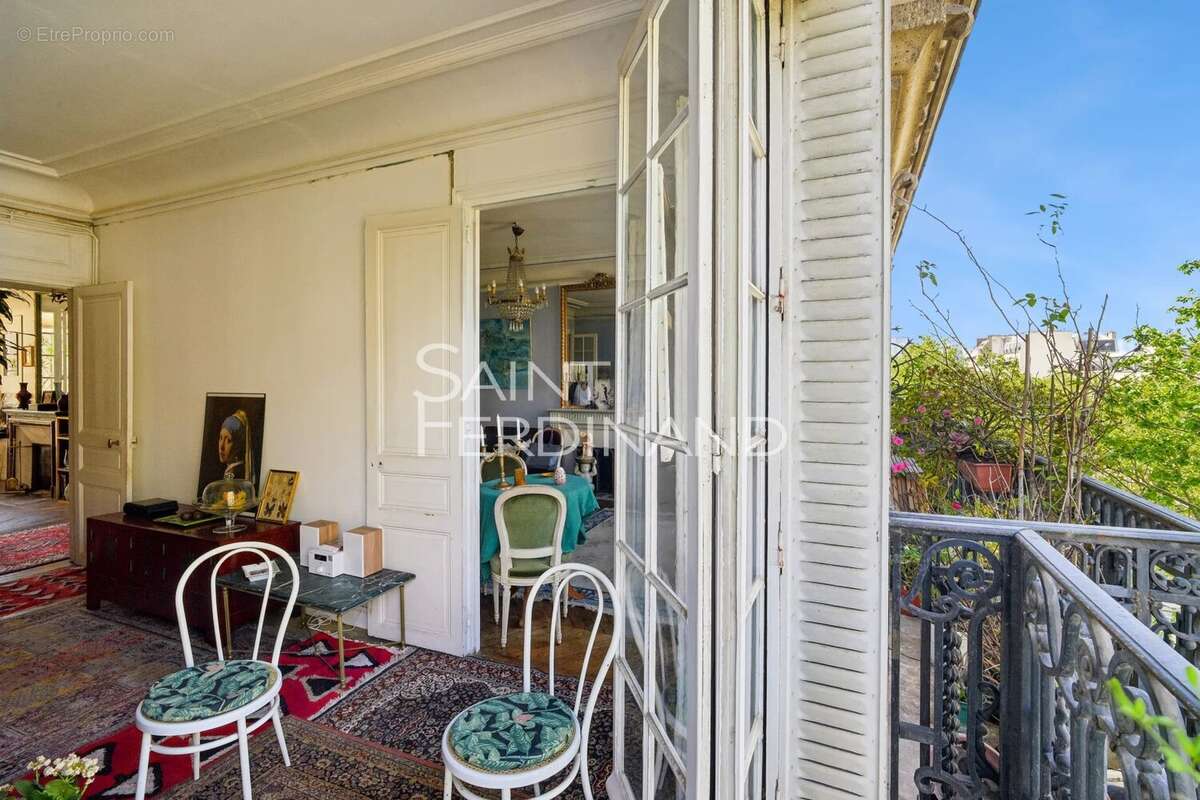 Appartement à NEUILLY-SUR-SEINE