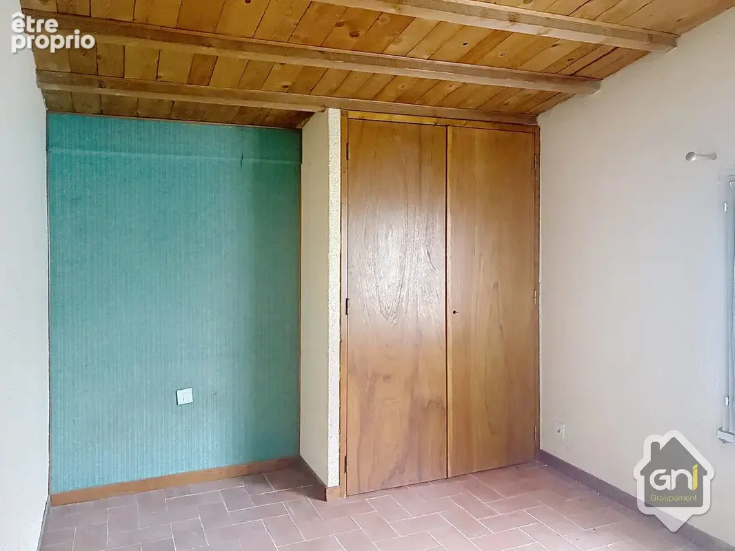 Maison de Type 7 avec jardin. - photo 14