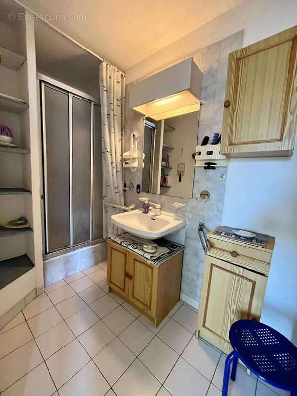 Appartement T3 de 49m2 au 3ème et dernier étage avec box fermé - GRAU DU ROI - photo 9