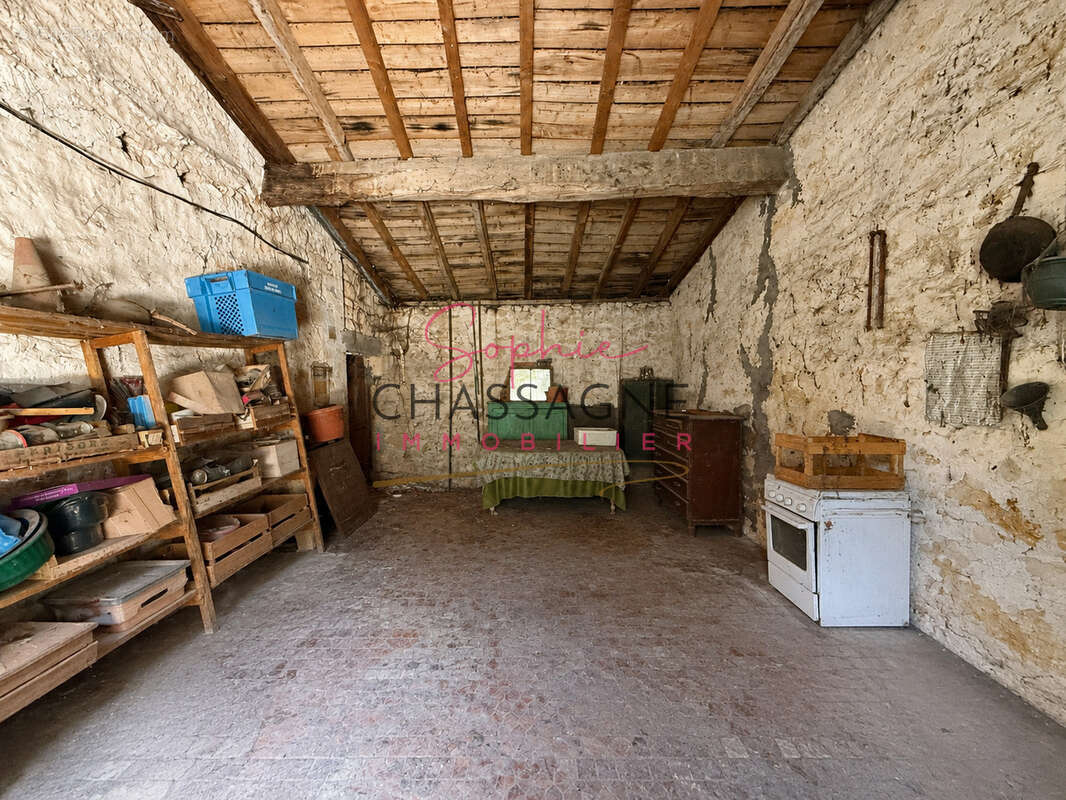 A 10 min de Branne, ensemble immobilier comprenant 3 maisons mitoyennes et une grange indépendante - photo 23