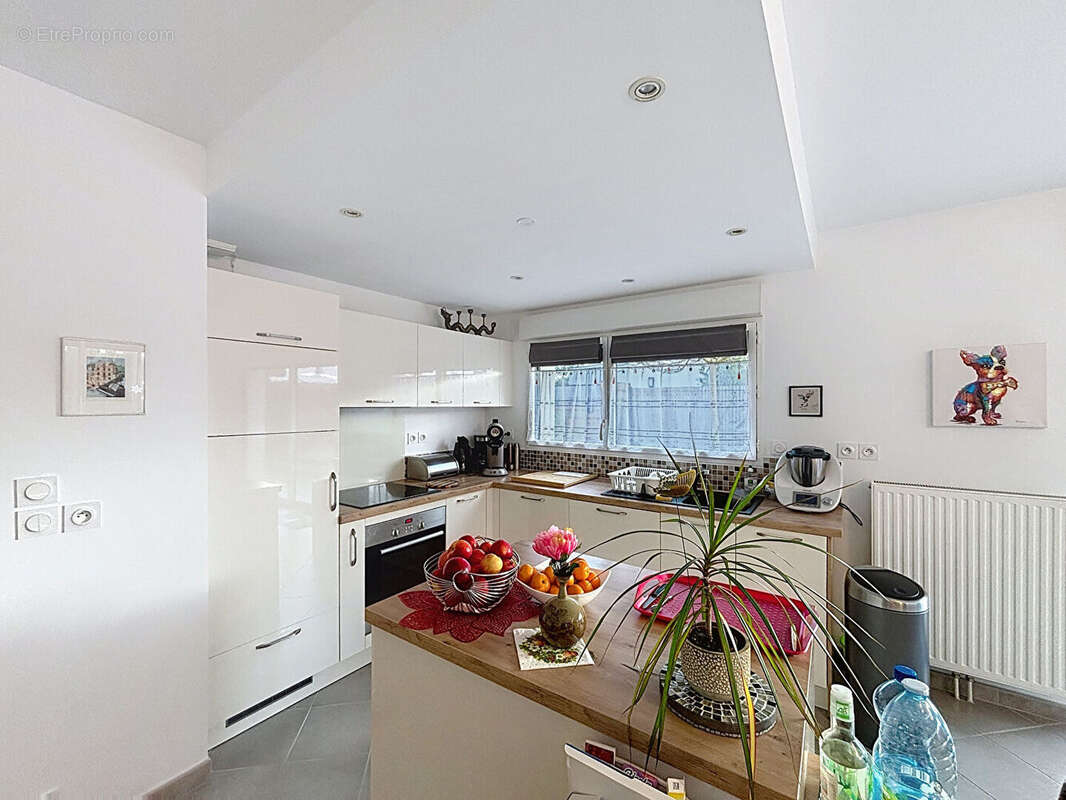 Maison à SAINT-JACQUES-DE-LA-LANDE