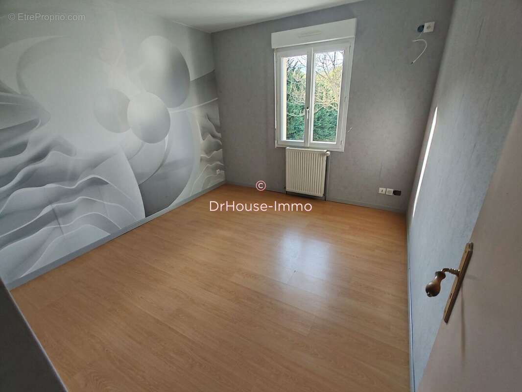 Maison à SAINT-REMY-SUR-CREUSE