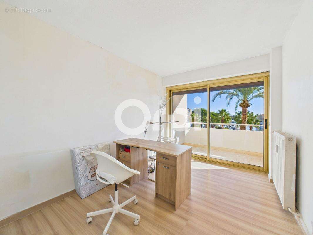 Appartement à MANDELIEU-LA-NAPOULE