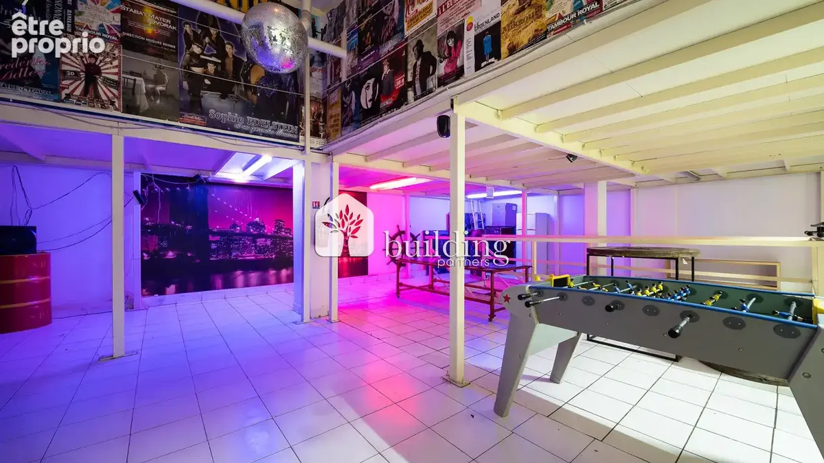 République Paris 11ème - Local commercial 829,24 m² - photo 4