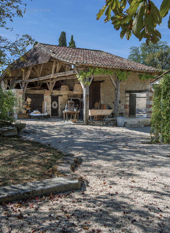 Maison à SAVIGNAC-SUR-LEYZE