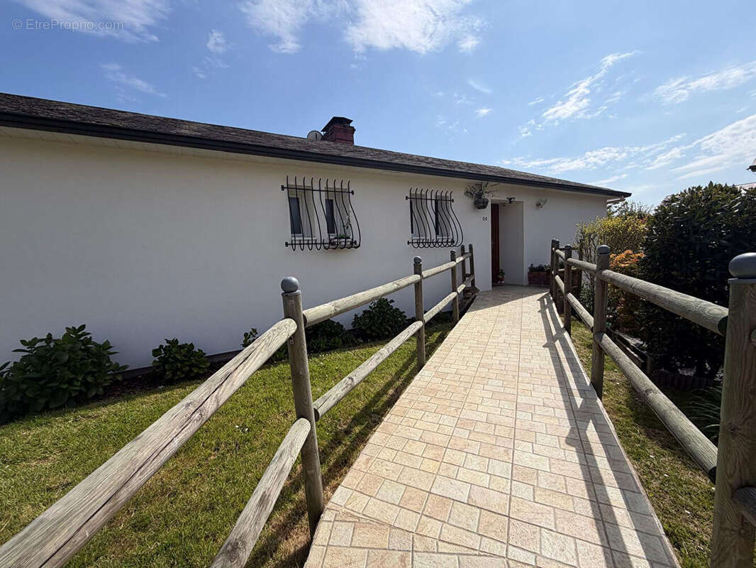 Maison à FONTAINE-LA-MALLET