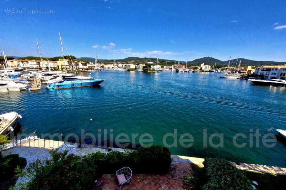 Appartement à GRIMAUD