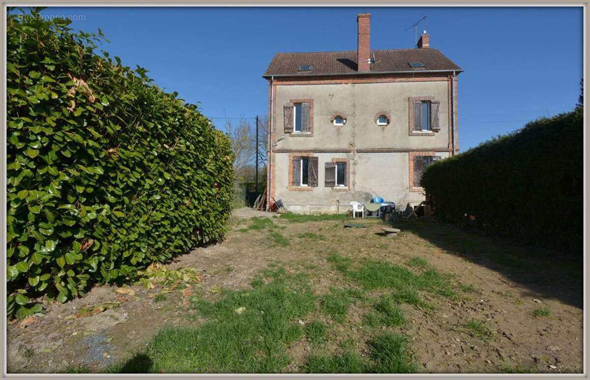 Maison à CHEZAL-BENOIT