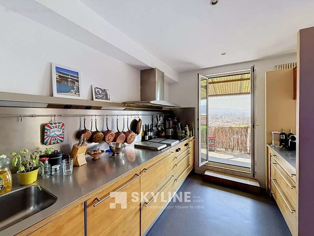 Appartement à MARSEILLE-6E