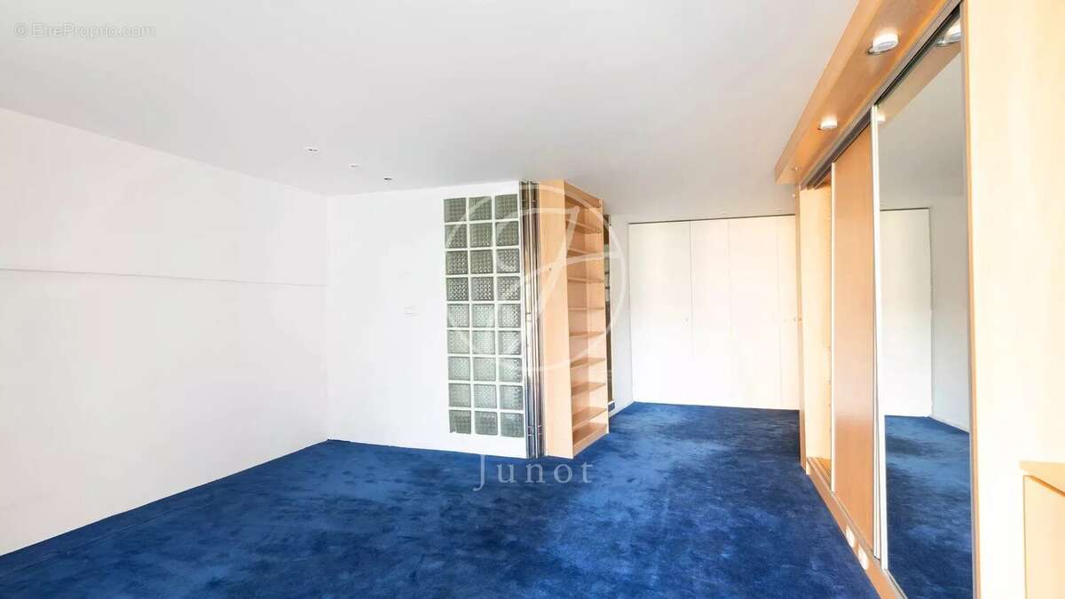 Appartement à PARIS-19E