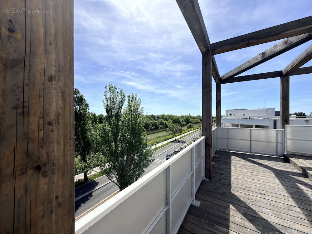 A vendre appartement  type 4 la rochelle - vue sur le canal de rompsay - photo 3