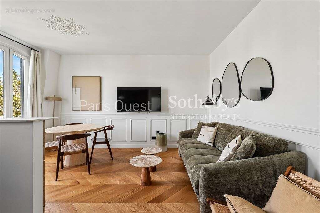 Appartement à PARIS-17E