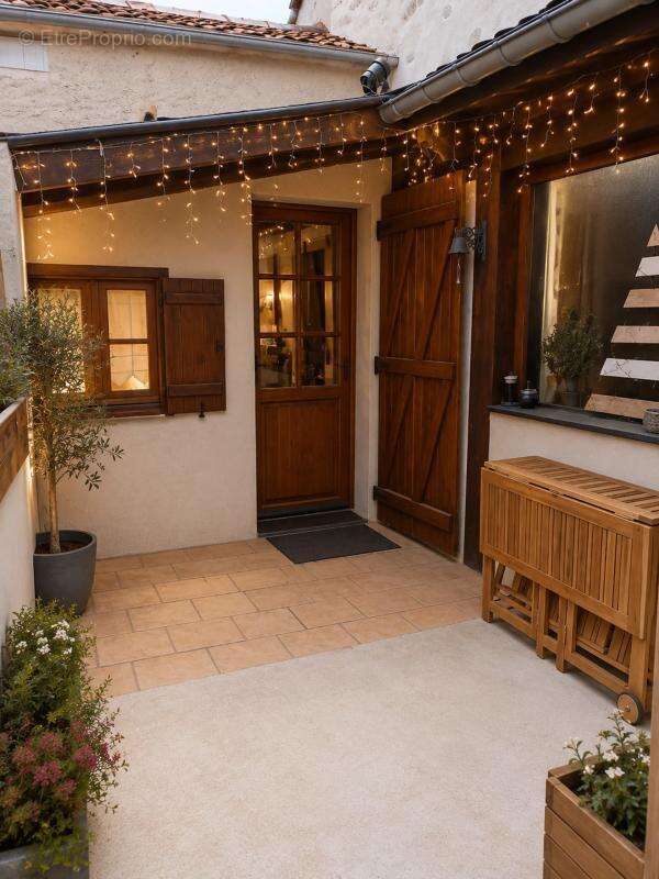 Maison à LA LLAGONNE