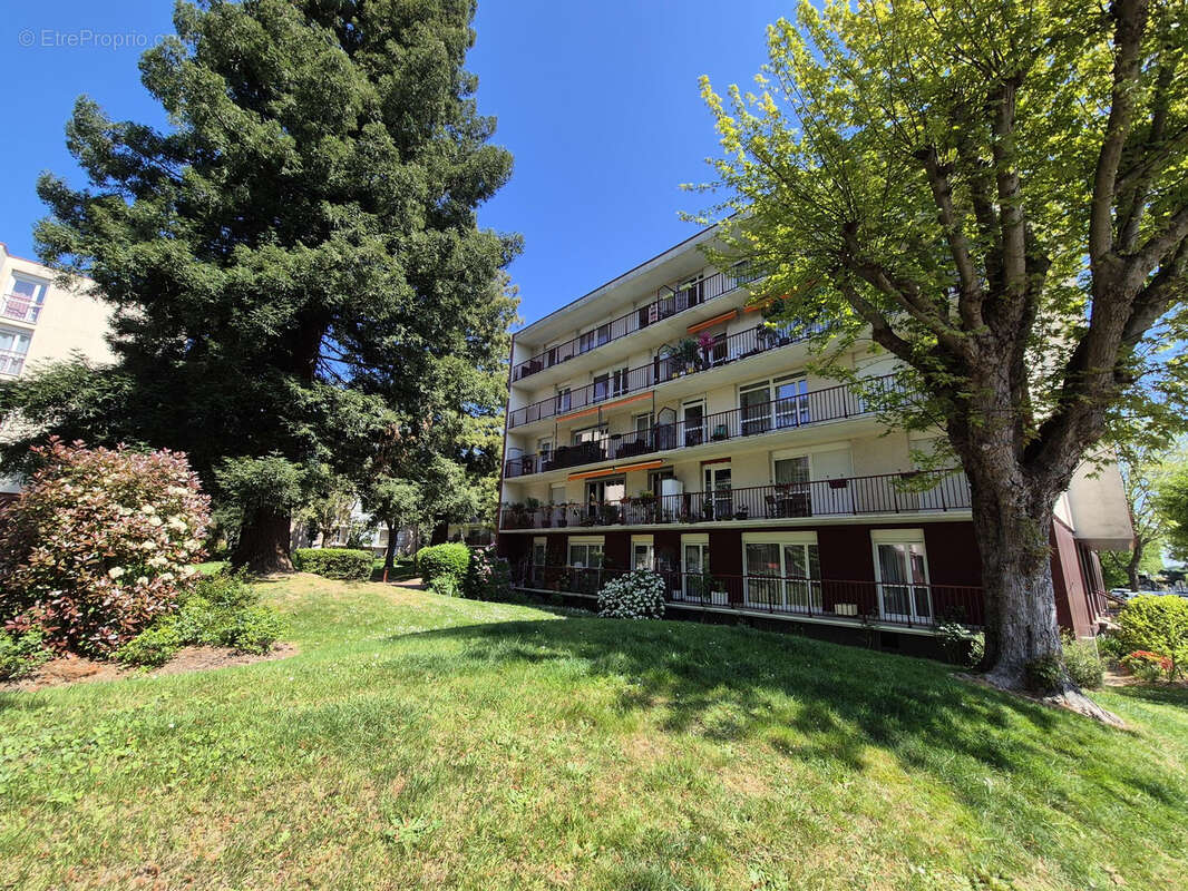 Appartement à VELIZY-VILLACOUBLAY