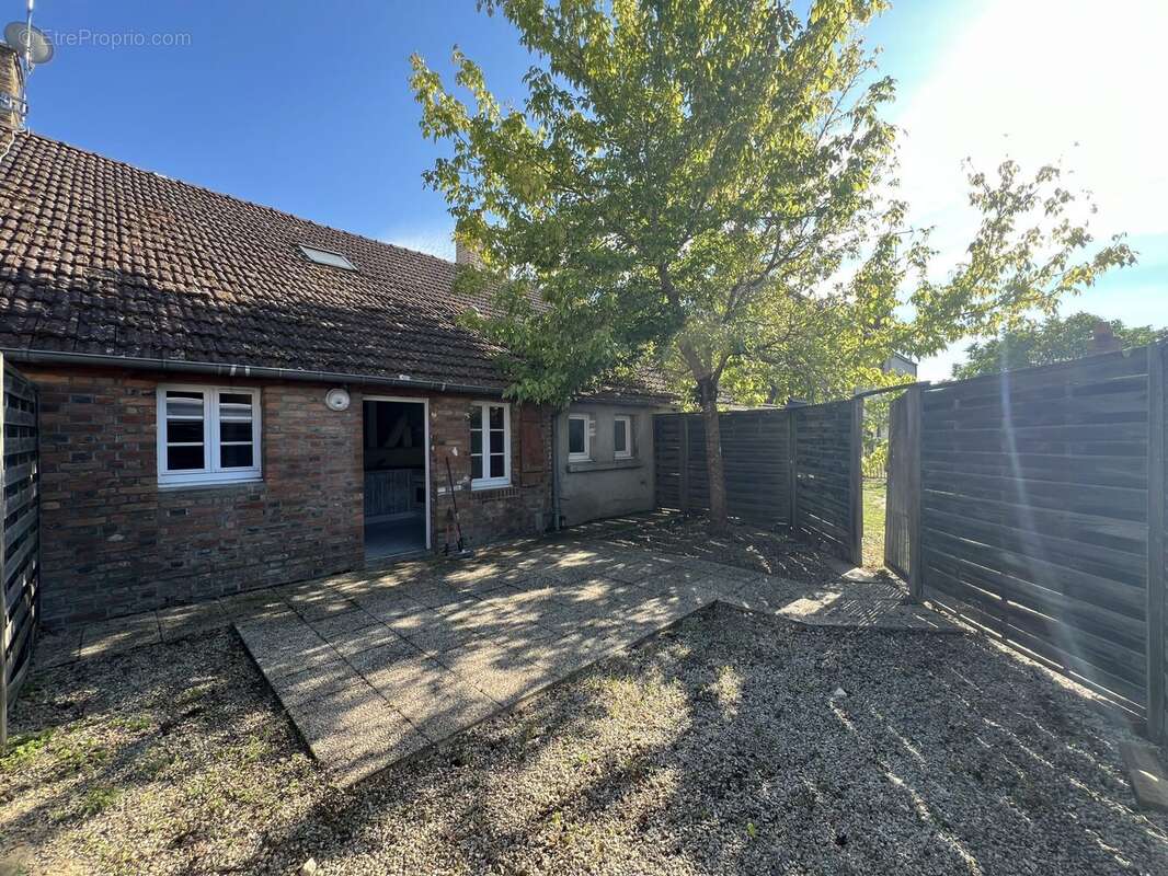 Maison à MENESTREAU-EN-VILLETTE