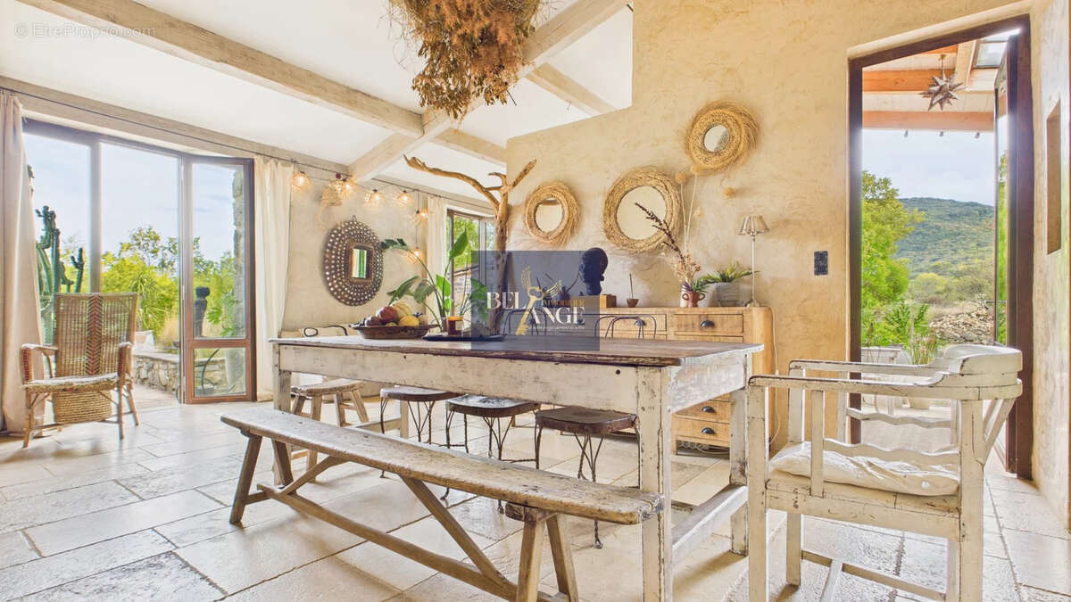 Maison à SAINT-ANDRE-DE-CRUZIERES