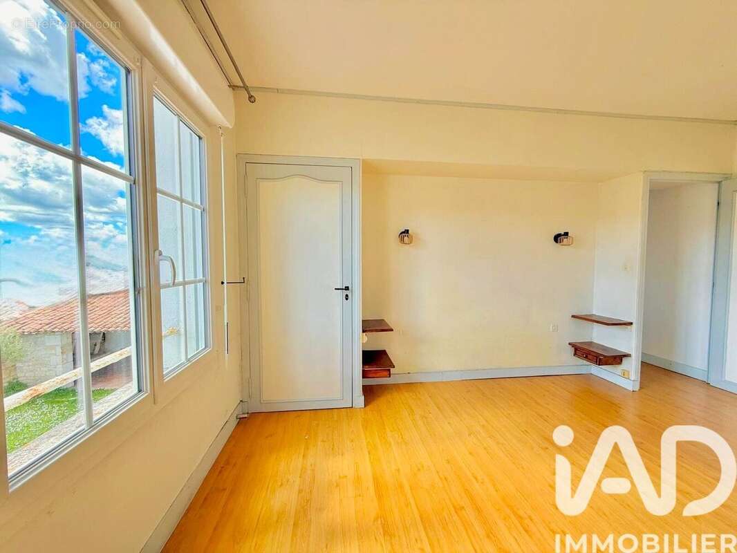 Maison 254 m² à Saujon  - photo 7