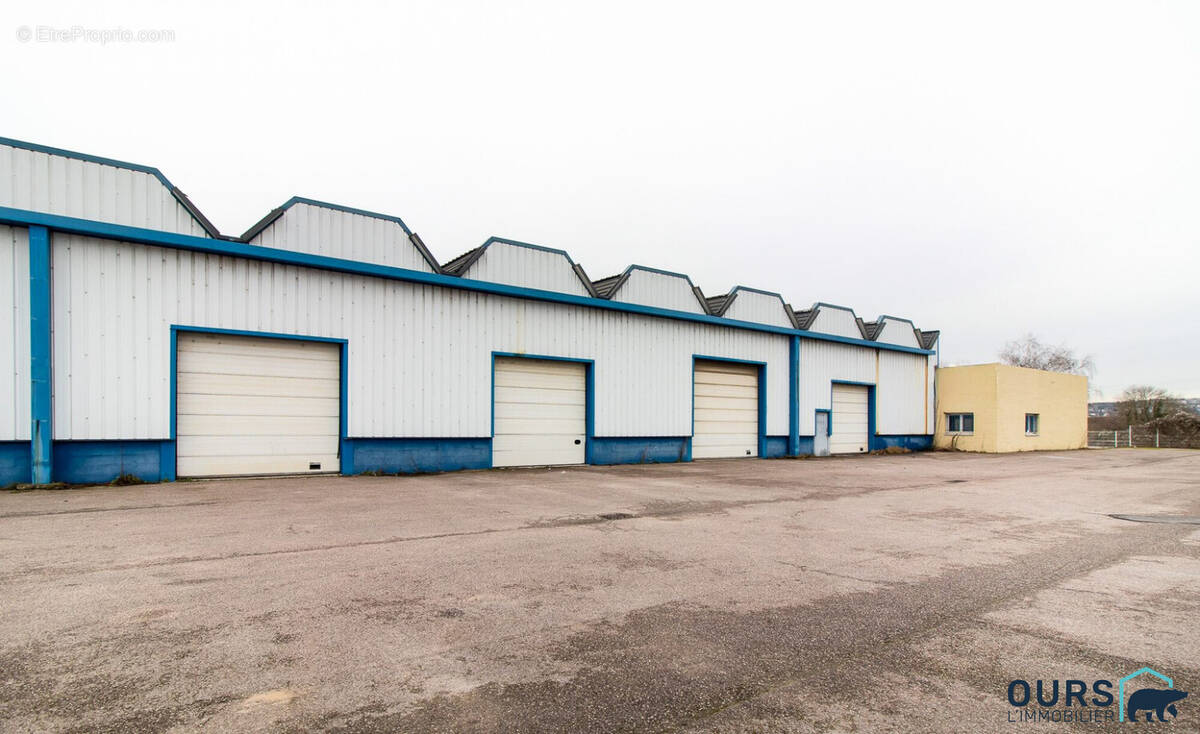 Commerce à MANTES-LA-VILLE