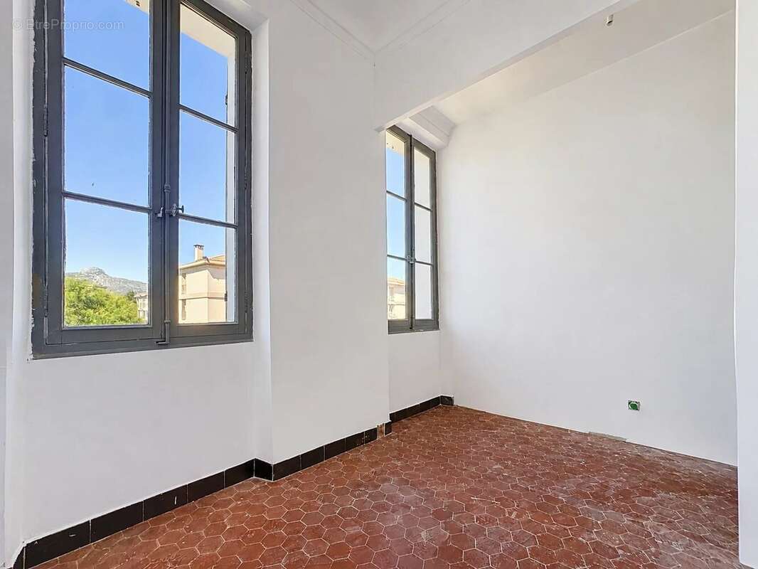 Jolie maison de ville à rénover de 107m2 avec 30m2 d'extérieur et parking - photo 18