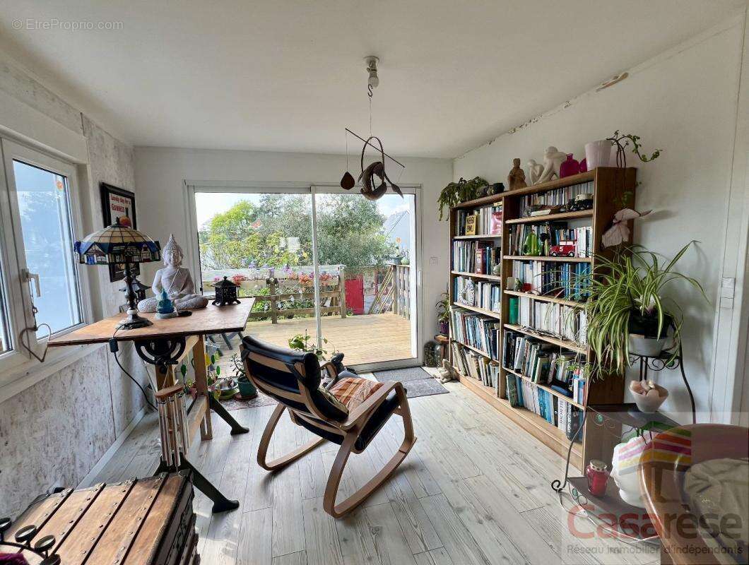 Terrain à PLOUHINEC