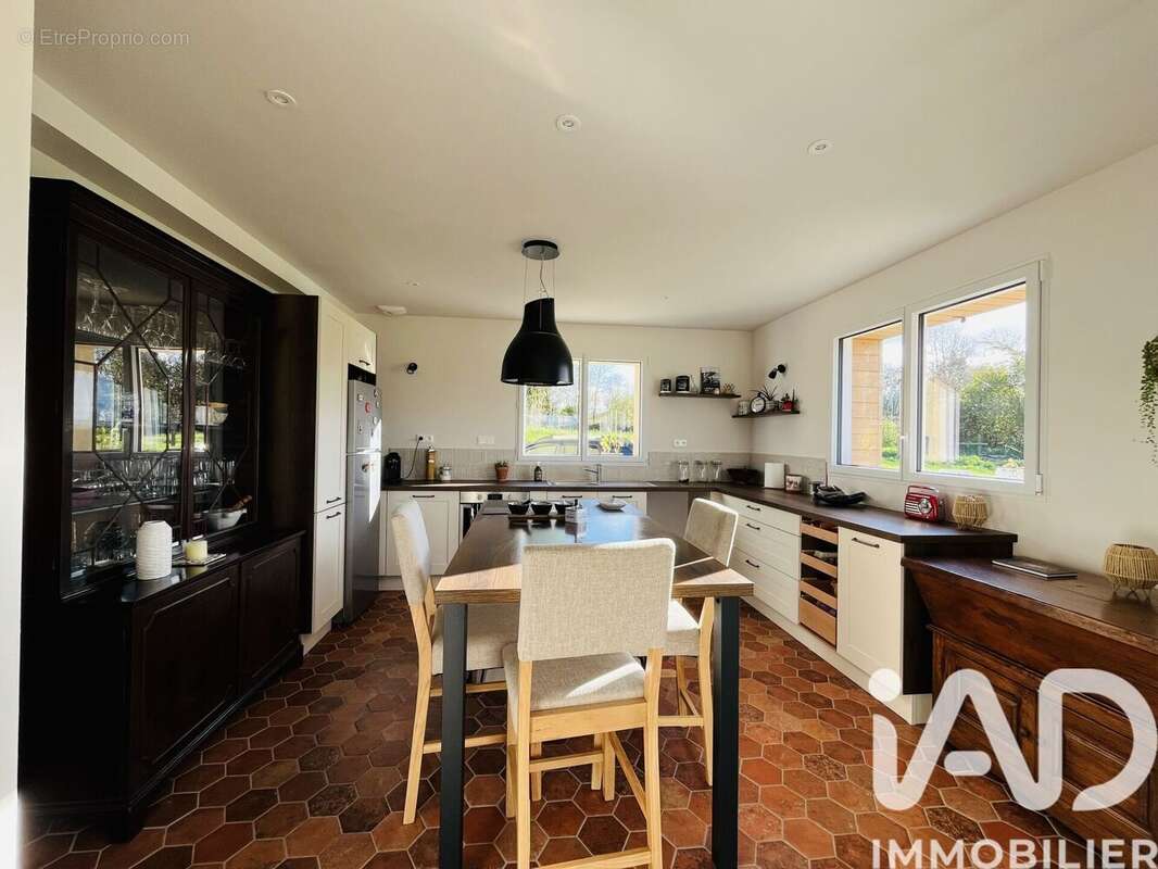 Photo 2 - Maison à SAINT-GILLES