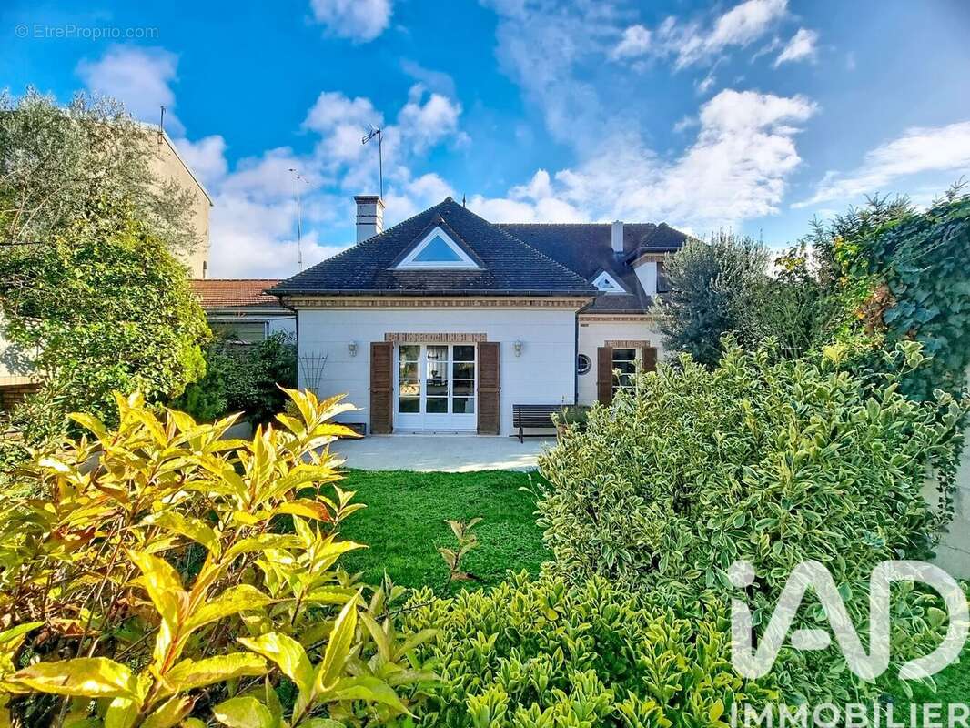 Photo 2 - Maison à THIAIS