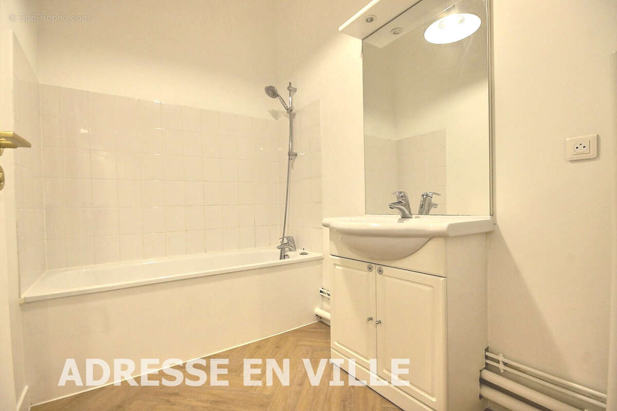 Appartement à LEVALLOIS-PERRET