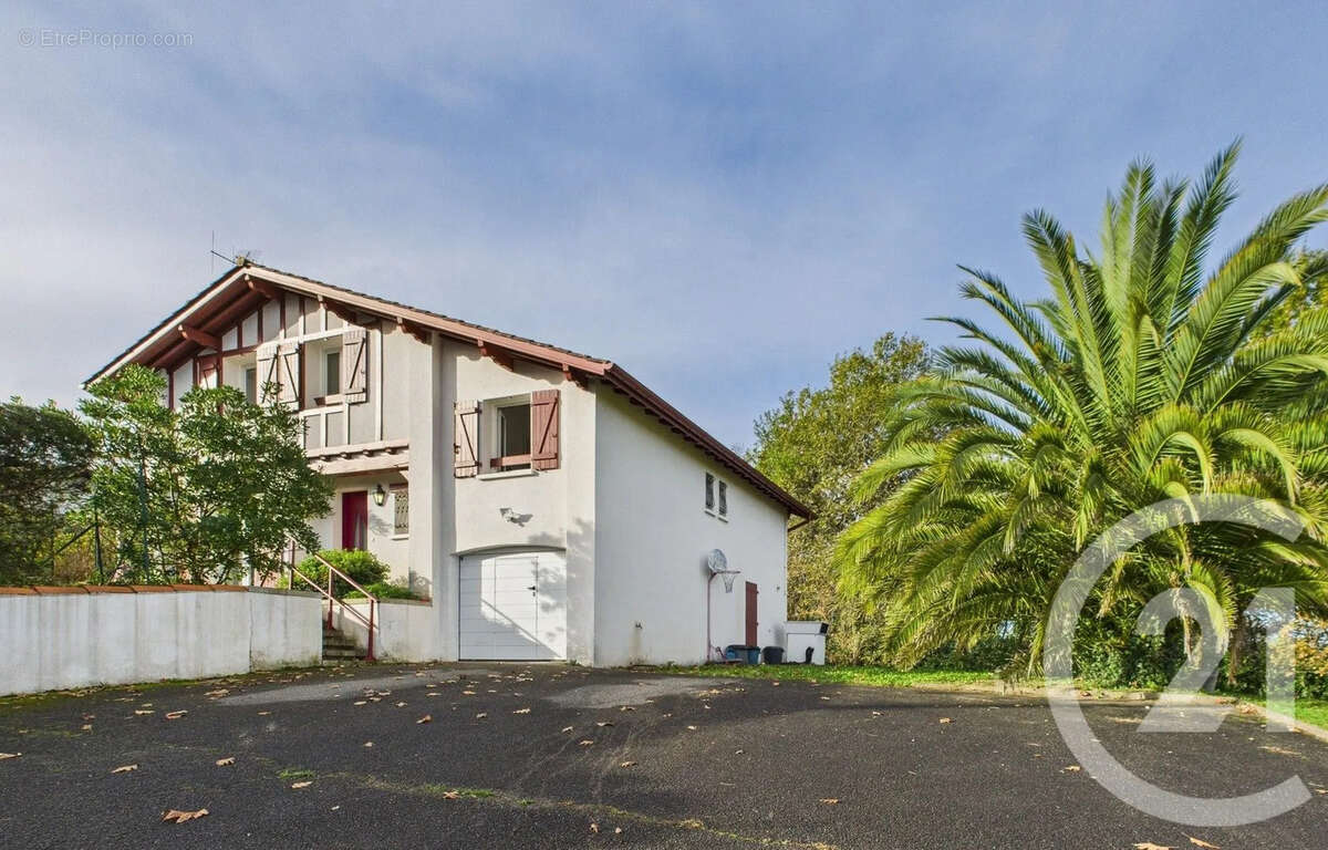Maison à USTARITZ