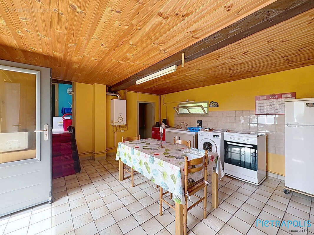 Maison 63 m² à Saint-Symphorien-De-Lay  - photo 4