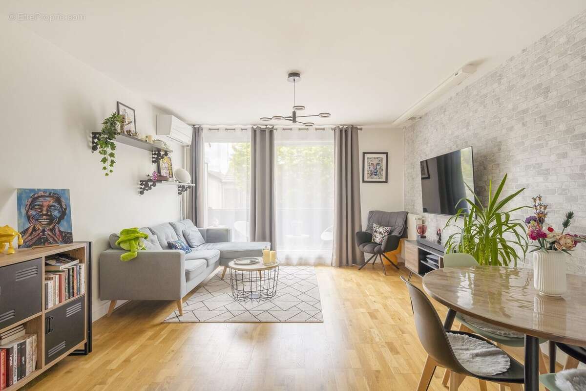 Appartement à SAINT-MAUR-DES-FOSSES