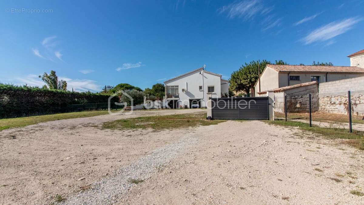 Maison à MONTELIMAR