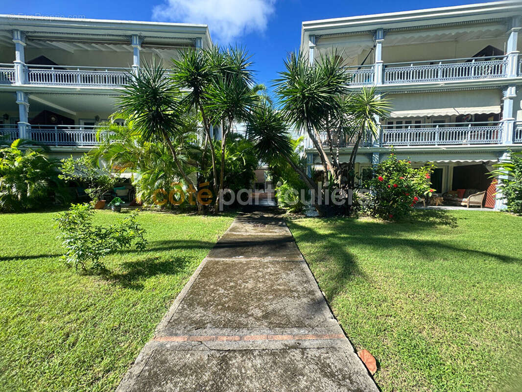 À VENDRE -Superbe appartement double T3  meublé de 82 m² avec grande terrasse-Saint-François - photo 9