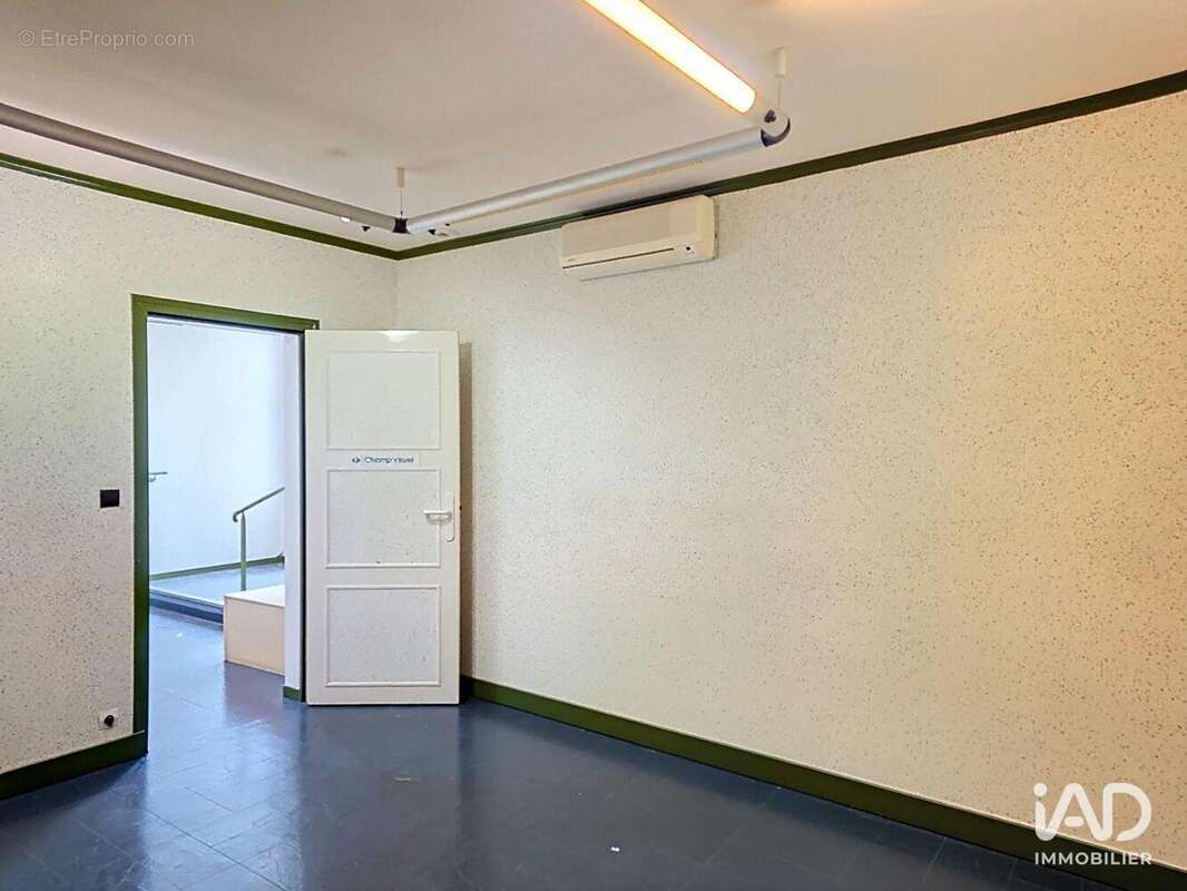 Photo 2 - Commerce à TOURS