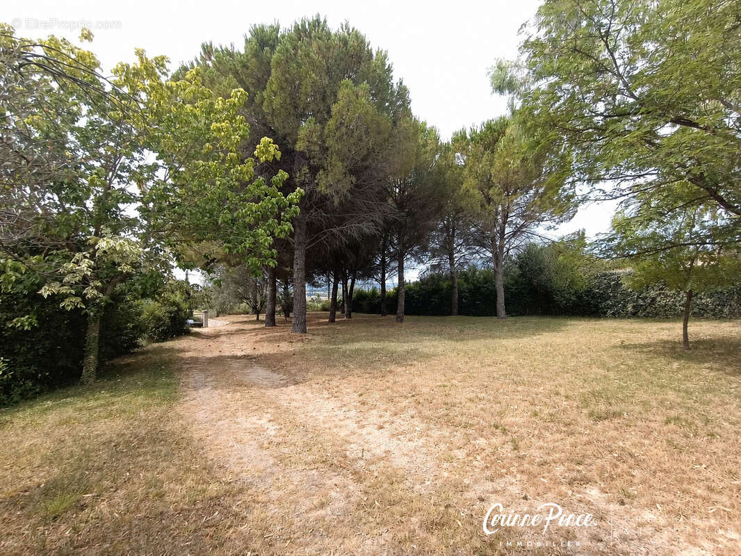 Nages et solorgues terrain constructible pinede de 2575m2 et maison de 112m2 corinne ponce immobilier - photo 1