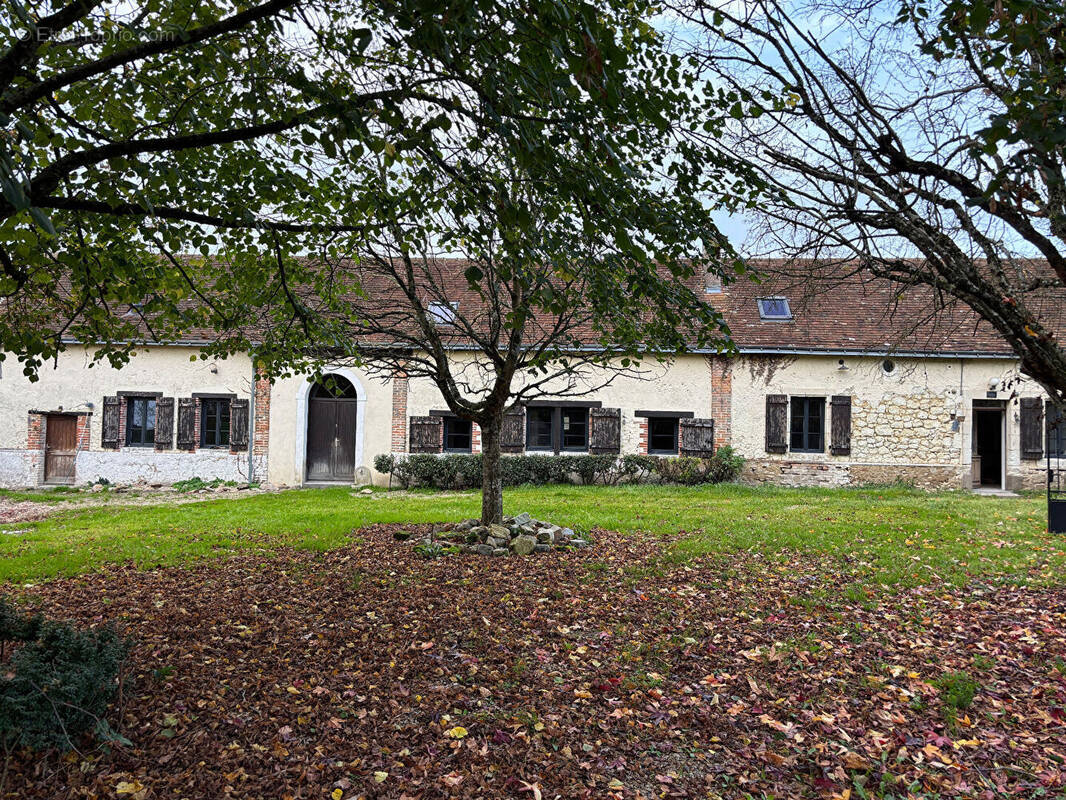 Maison à MOULIHERNE