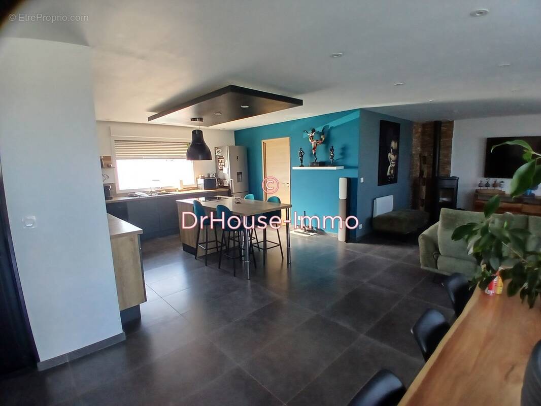 Maison à NEUF-BERQUIN