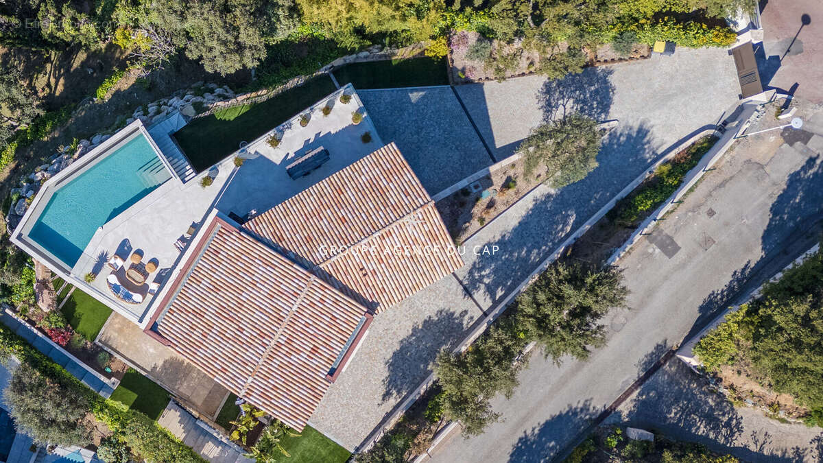 Maison à LES ISSAMBRES