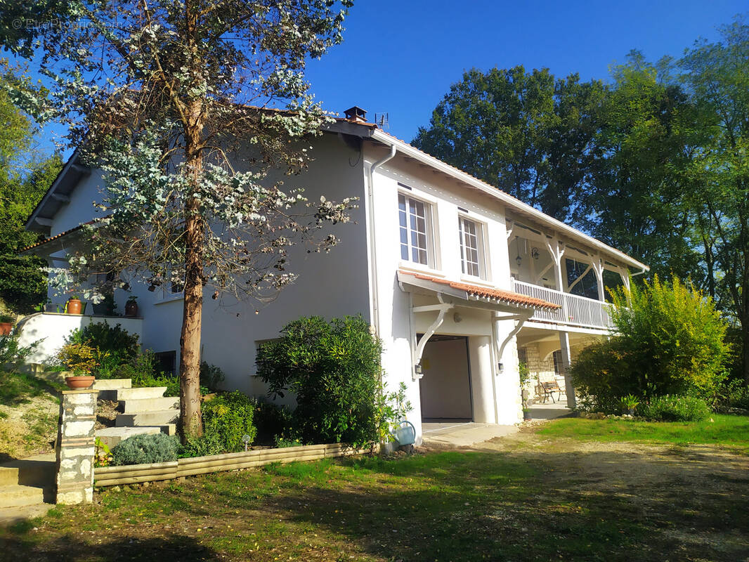 Maison à MONCLAR