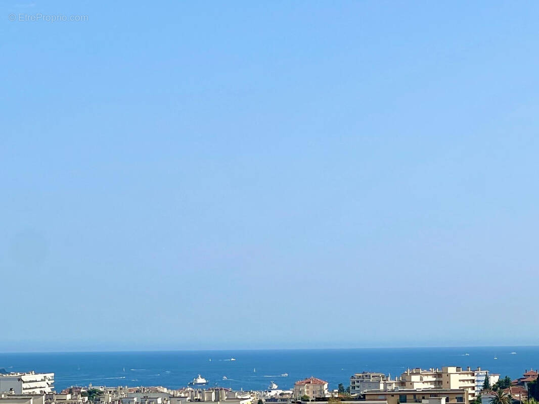 Appartement à LE CANNET