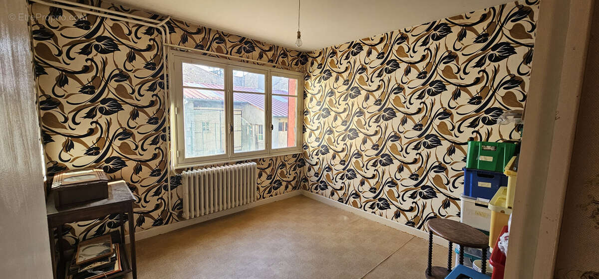 Maison à YSSAC-LA-TOURETTE