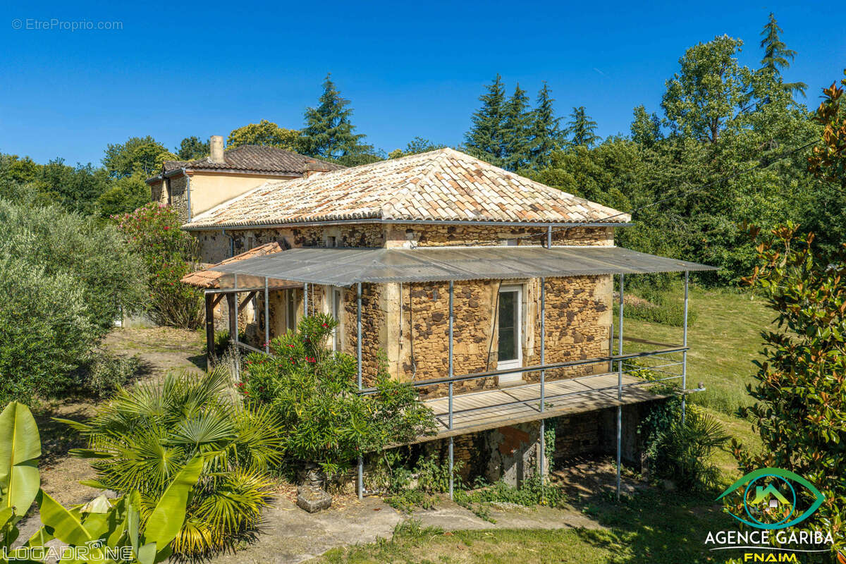 Maison à BLANQUEFORT-SUR-BRIOLANCE
