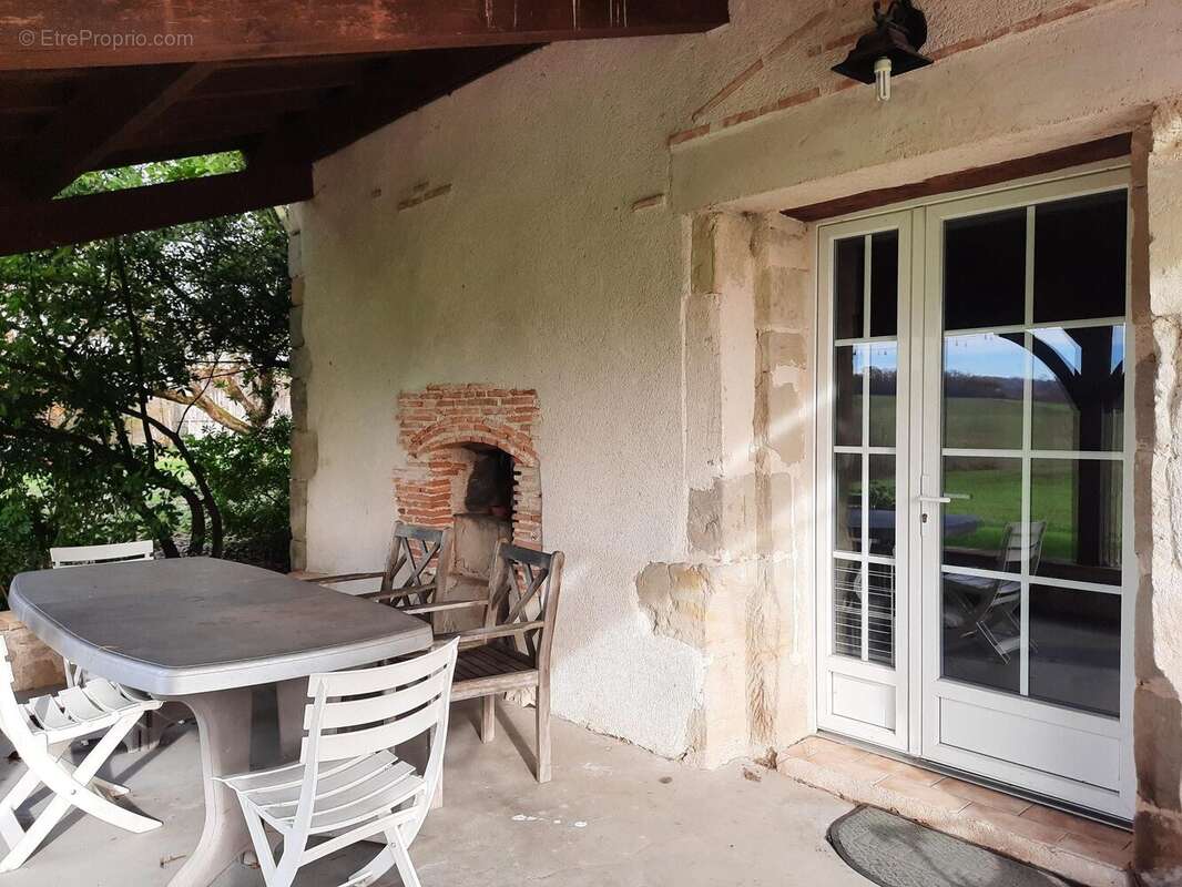 Appartement à SAINT-COLOMB-DE-LAUZUN