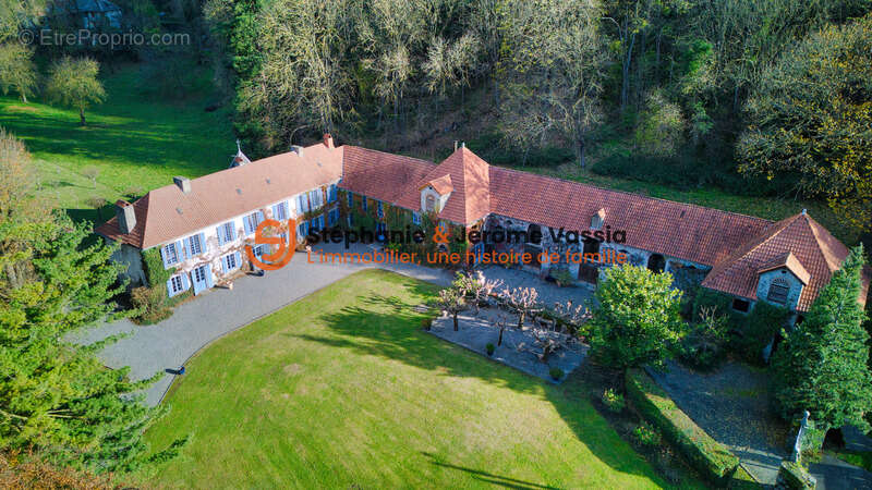 Propriété de prestige du XVIIIᵉ siècle – Domaine sur 4 hectares avec dépendances – Pyrénées - photo 2