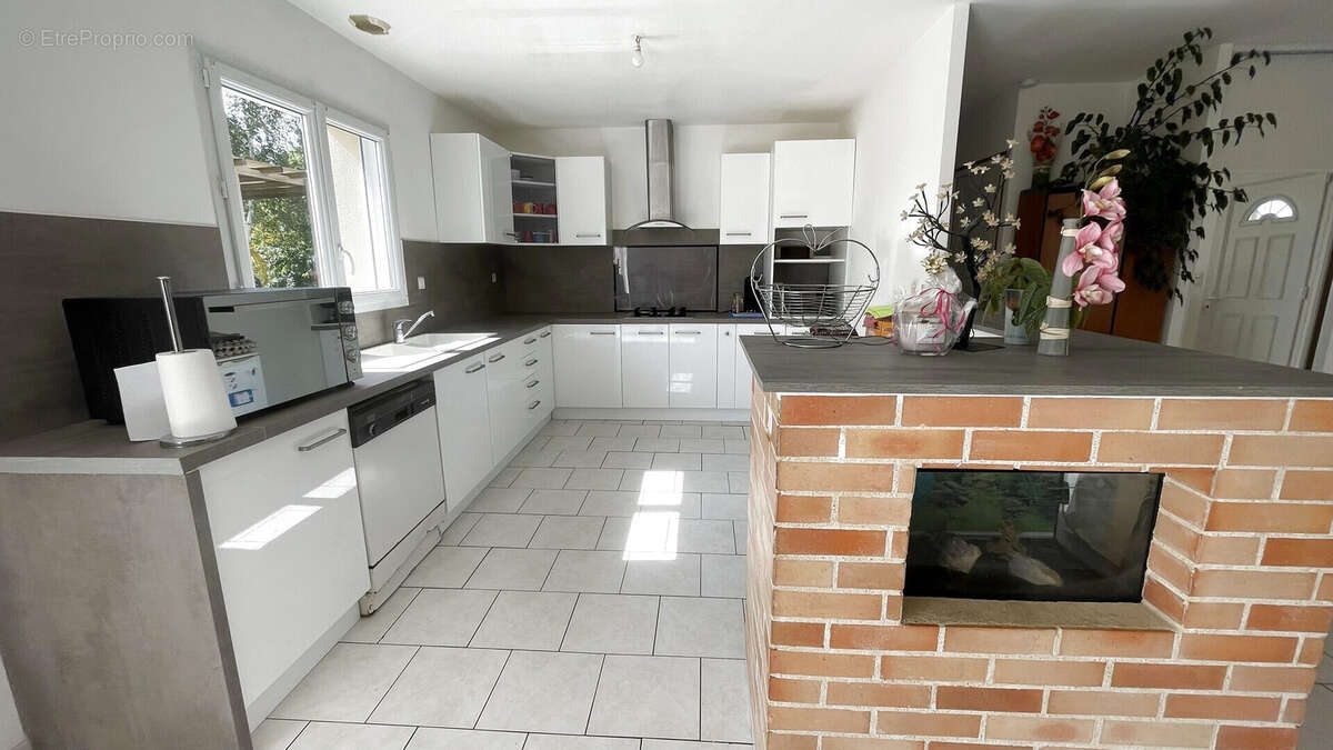Maison à vendre 10 min de Chemillé et 20 min de Cholet - Frais d'Agence Réduits ! - photo 4