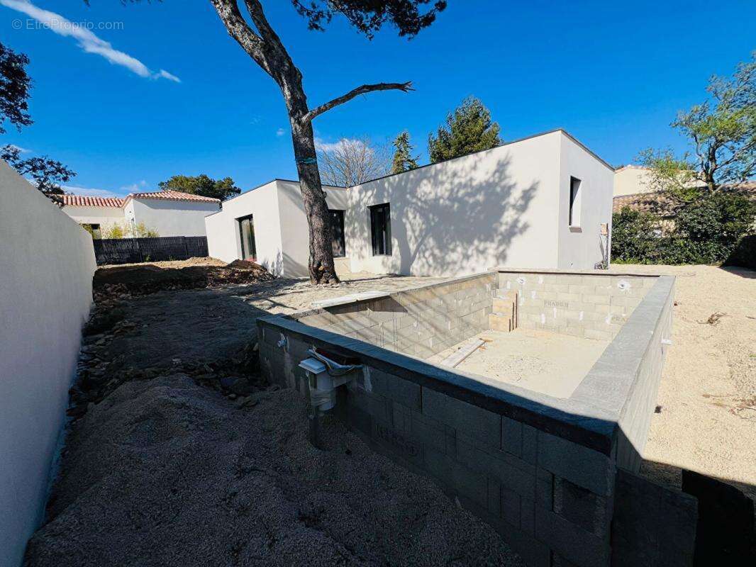 Maison à LES ANGLES